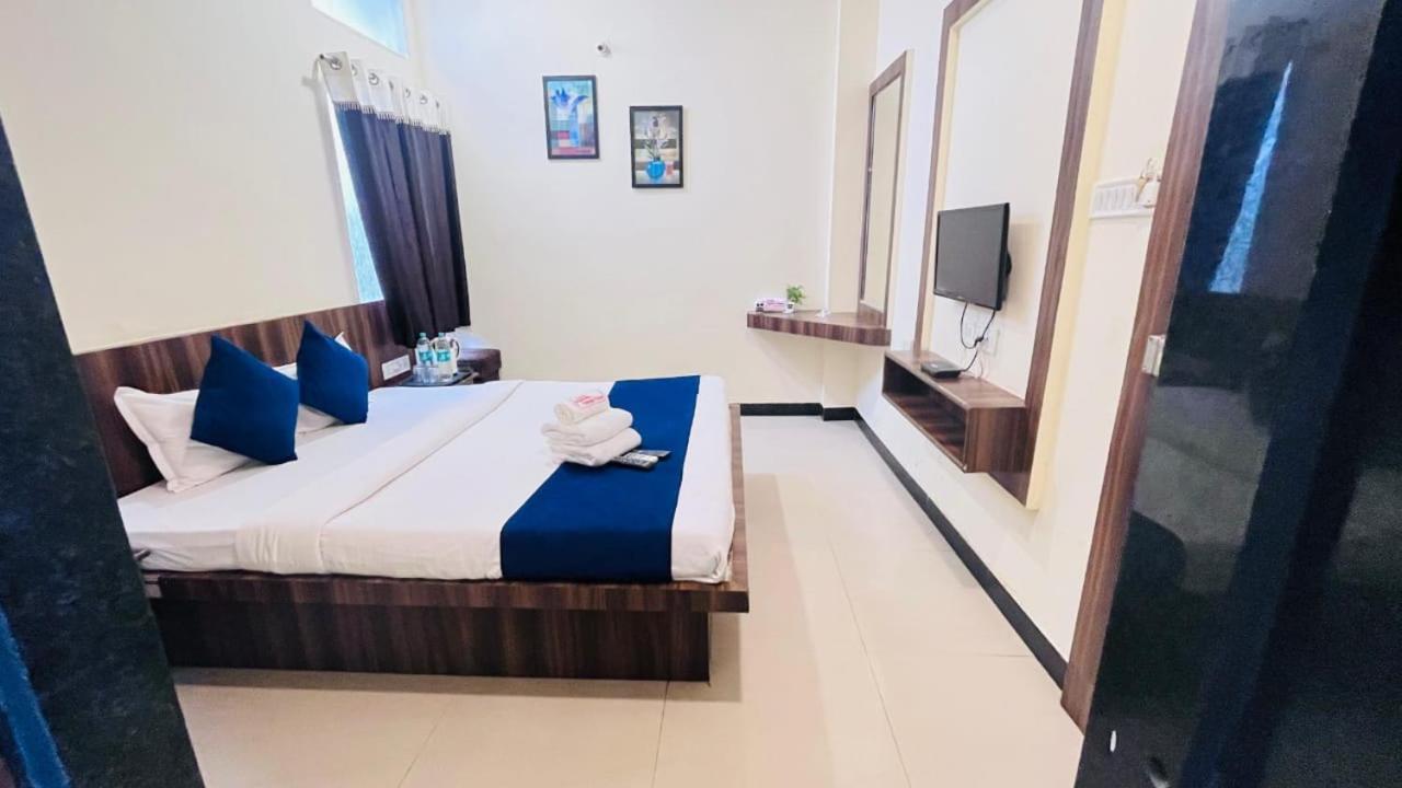 Hotel Ashoka Palace Ujjain Exterior photo